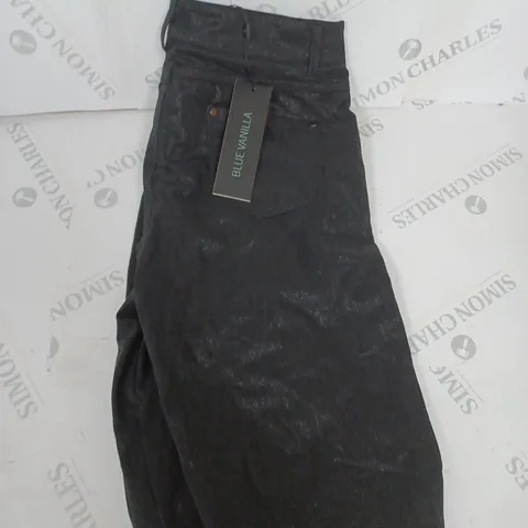 BLUE VANILLA MID RISE CROPPED JEANS SIZE 12