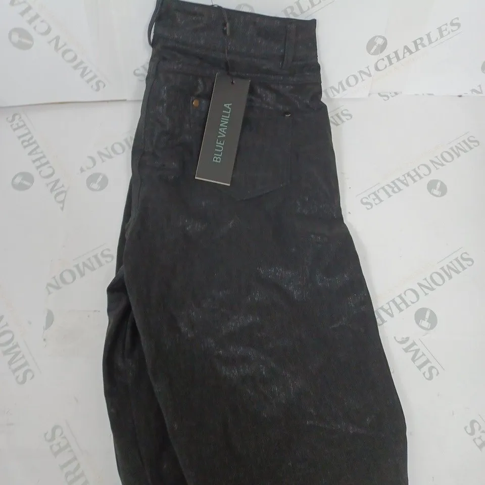 BLUE VANILLA MID RISE CROPPED JEANS SIZE 12