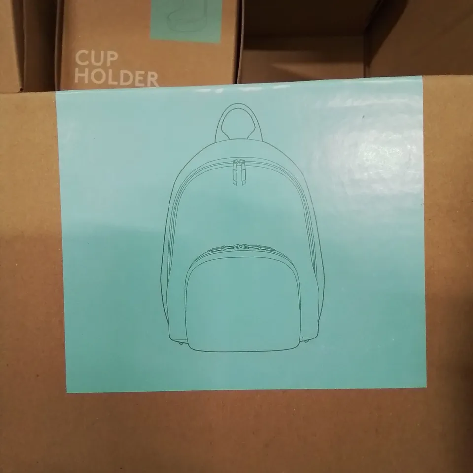 BOXED SILVER CROSS BABY BUNDLE TO INCLUDE, CHANGING BAG, SNACK TRAY, DREAM CAR SEAT ADAPTERS AND A CUP HOLDER 