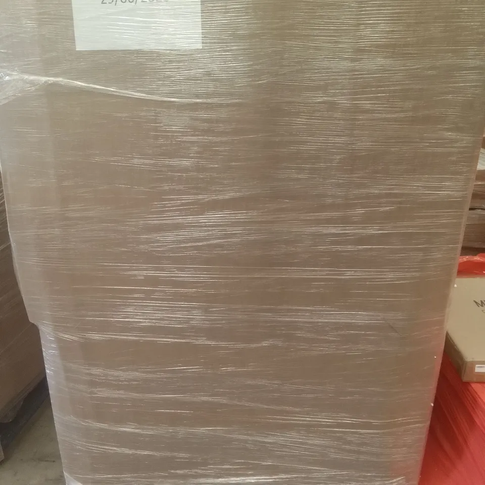 PALLET OF ASSORTED ITEMS INCLUDING FLIGHT KNIGHT SUITCASE, LIVING ROOM FLUFFY RUG, HOLLYWOOD LED MIRROR