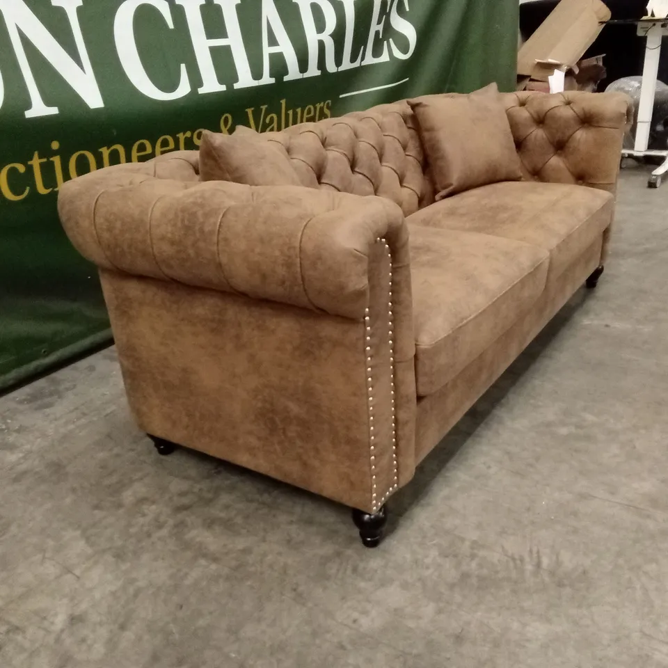 DESIGNER CHESTERFIELD 3 SEATER FABRIC SOFA - BROWN LEATHER-LOOK