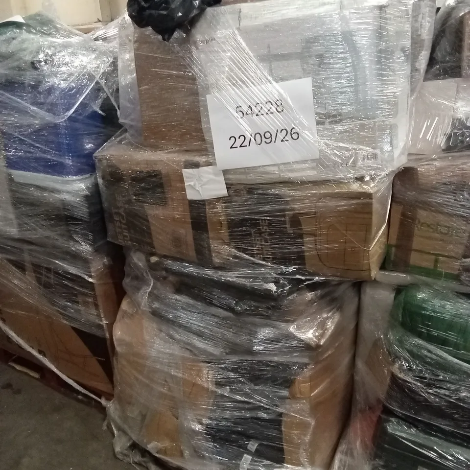 PALLET OF ASSORTED E-COMMERCE GOODS AND PRODUCTS TO INCLUDE; SUITCASES/CABIN BAGS, WRAPPING PAPER, COOLING FANS ETC