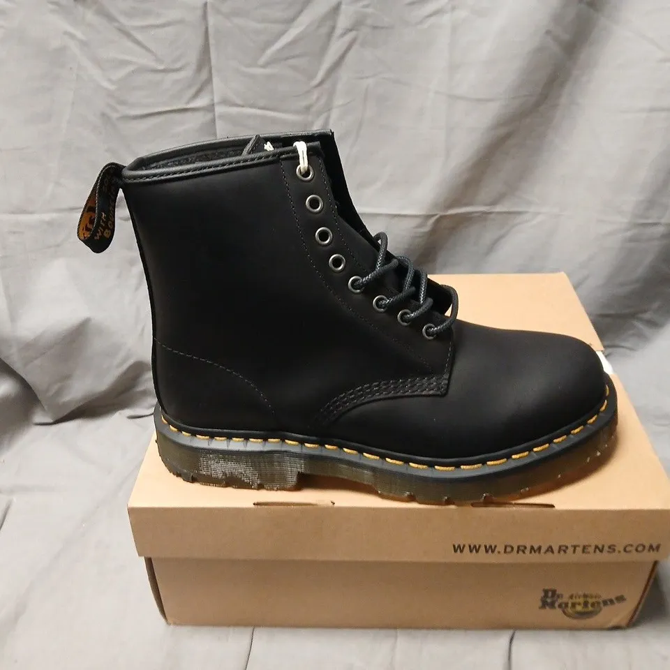 BOXED DR. MARTENS SNOWPLOW WP BOOTS – BLACK, UK 8 (EU 42)