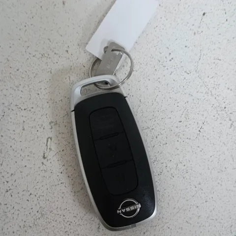 NISSAN CAR KEY FOB WITH METAL BLADE AND BLANK TAG