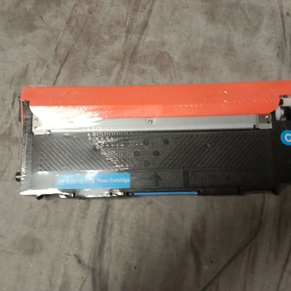 BOX OF APPROXIMATELY 18 ASSORTED ITEMS TO INCLUDE: CLEARBLUE AND CYAN TONER 