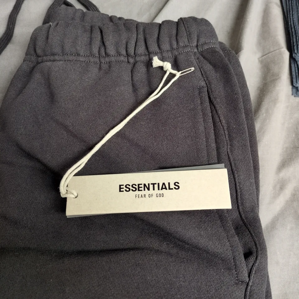 FEAR OF GOD ESSENTIALS SWEATPANTS – CHARCOAL GREY – SIZE S