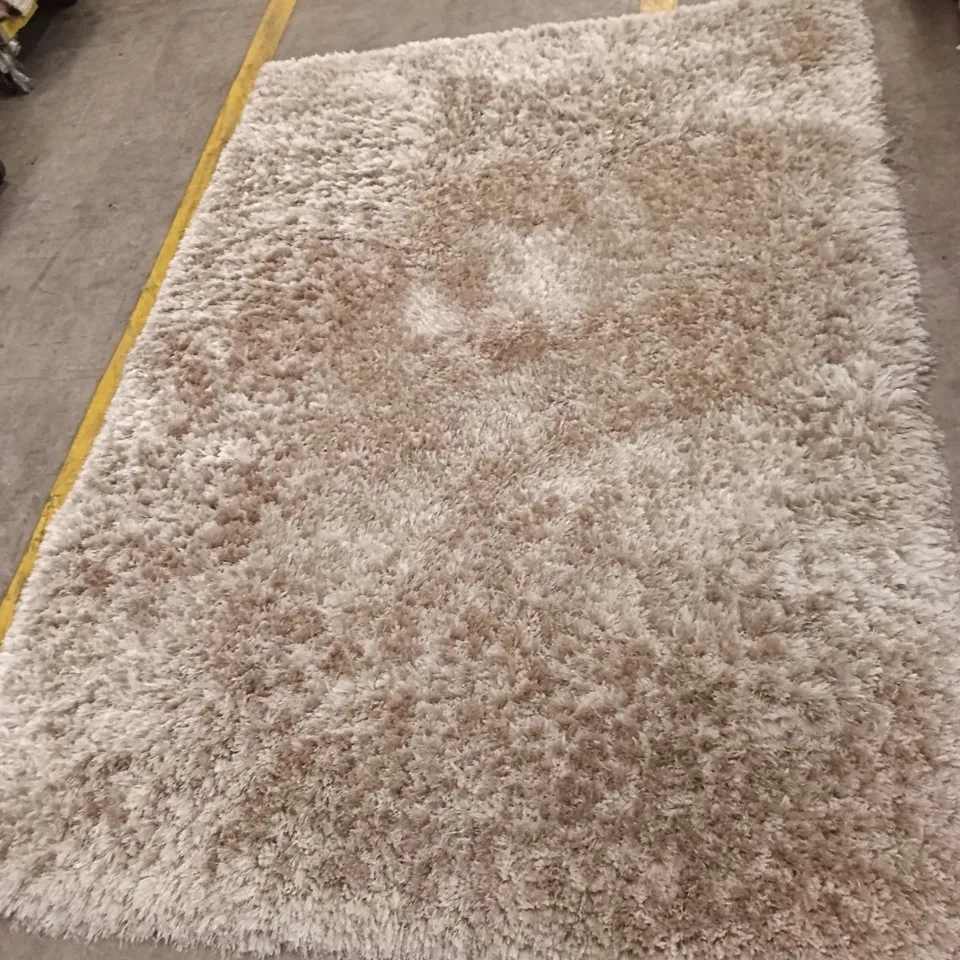 STILLAGE TO CONTAIN APPROXIMATELY 25 DESIGNER AREA RUGS