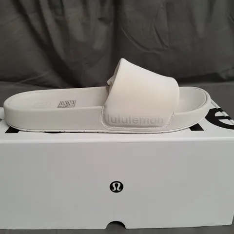 BOXED PAIR OF LULULEMON RESTFEEL SLIDERS SIZE UK 5.5