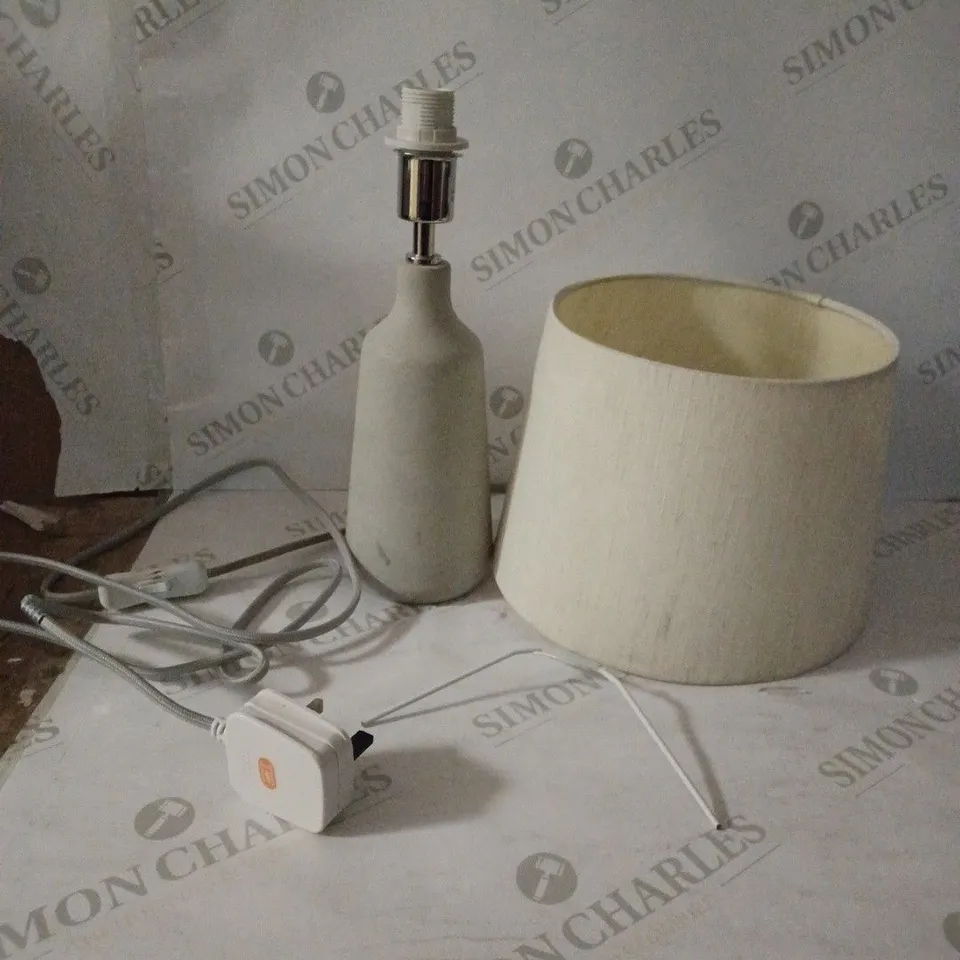 LINNEY TABLE LAMP LINEN SHADE CONCRETE