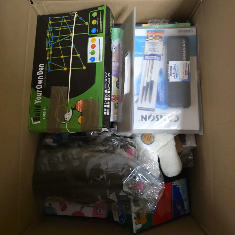 LARGE QUANTITY OF ASSORTED TOYS AND GAMES TO INCLUDE - BUILD YOUR OWN DEN, TEDDIES AND WATER COLOURS 