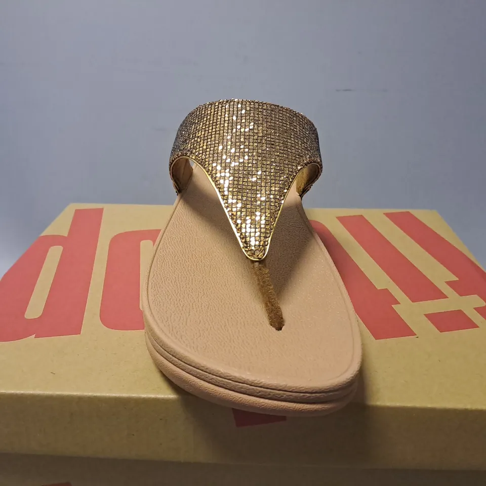 BOXED FITFLOP LULU GLITTERBALL TOE POST SANDALS - SIZE UK 6 