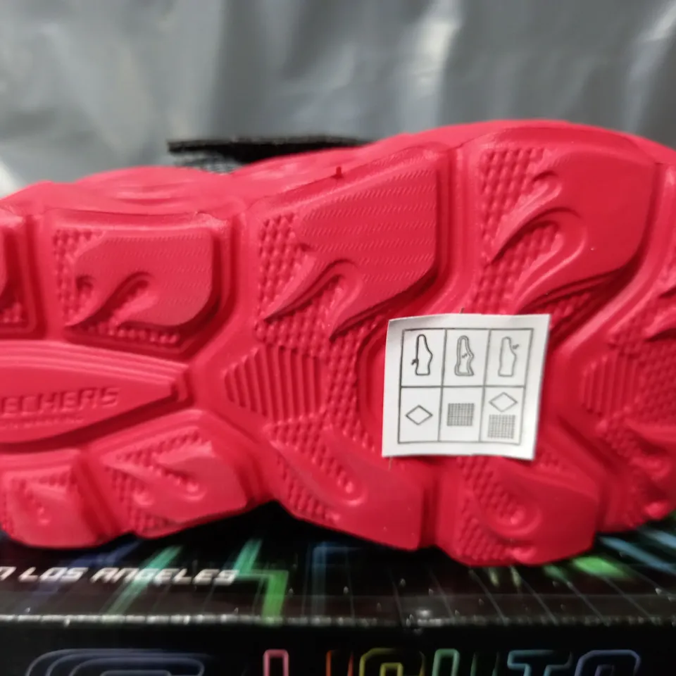 BOXED PAIR OF SKECHERS LIGHTS VELCRO TRAINERS IN BLACK/RED - KIDS UK 5