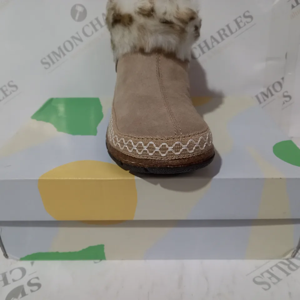 BOXED PAIR OF EARTH ORIGINS EMMALYN BEIGE BOOTIES - SIZE 5