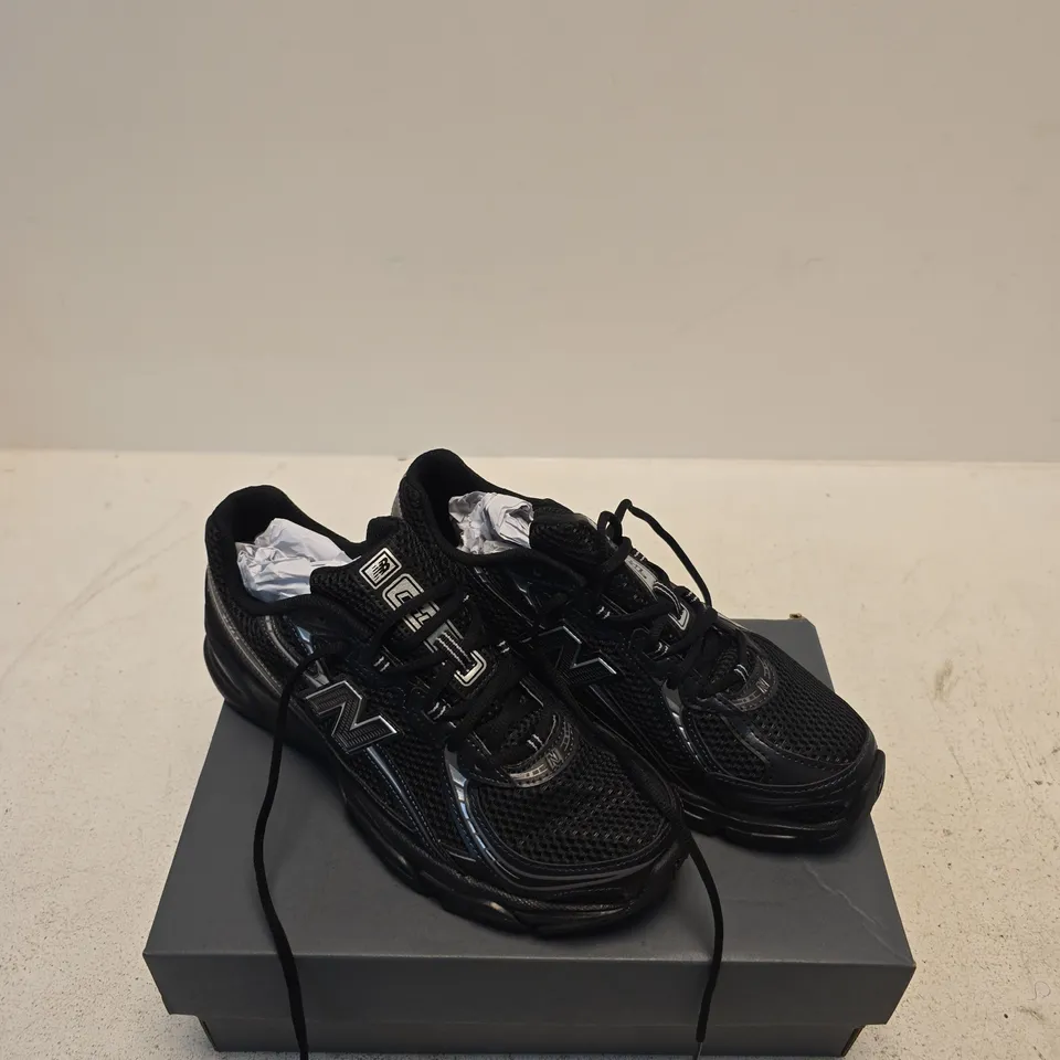 NEW BALANCE U740BM2 BLACK RUNNING SHOES – UK 8 (US 8.5)