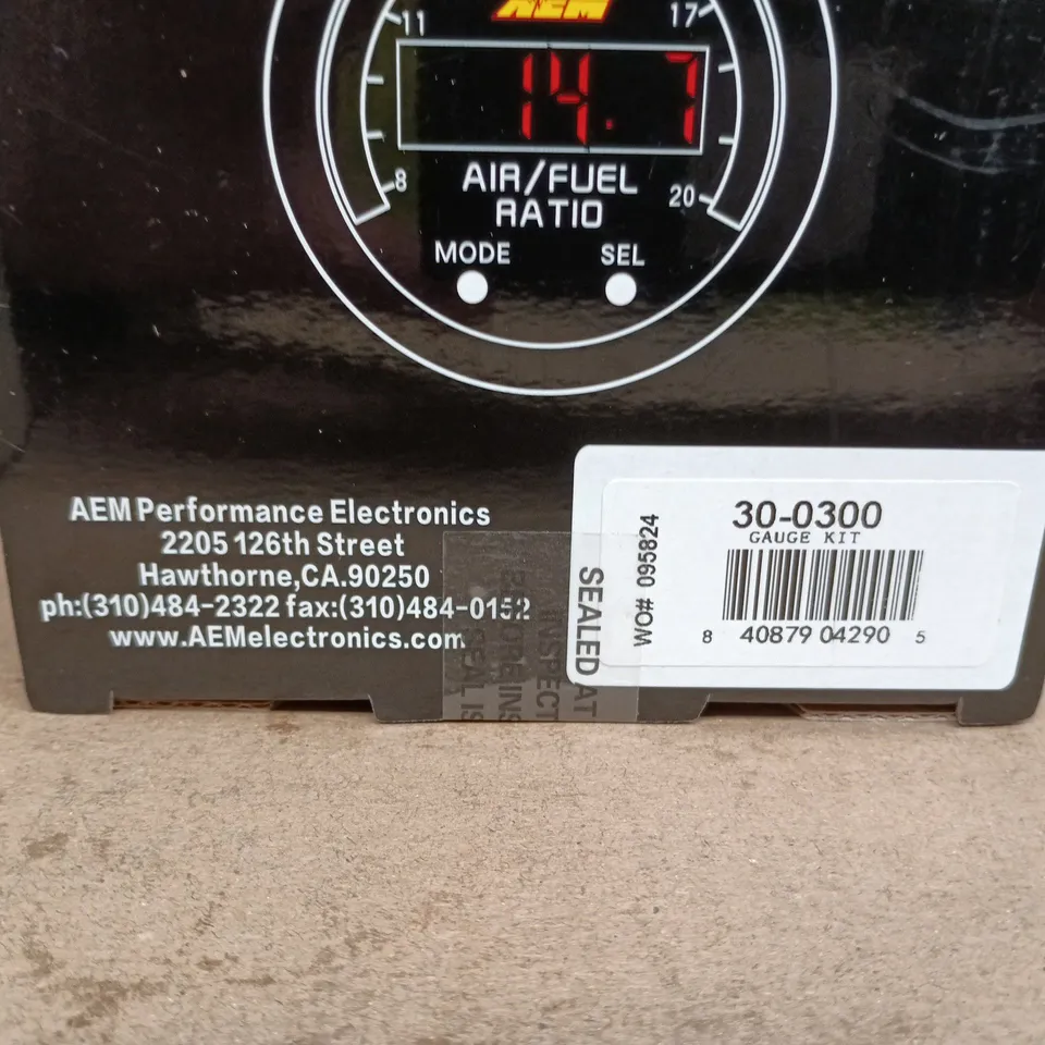 AEM PERFORMANCE GAUGES 30-0300 GAUGE KIT BOXED