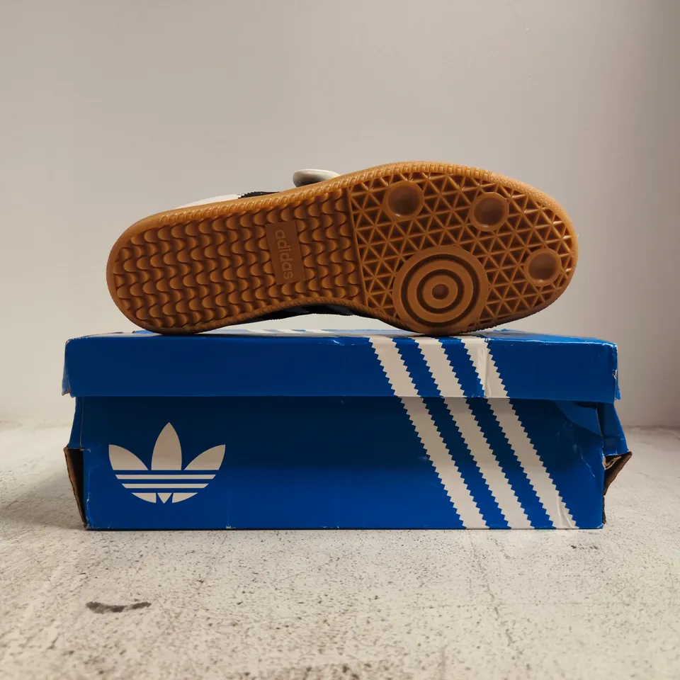 BOXED PAIR OF ADIDAS SAMBA JANE SHOES IN WHITE SIZE UK 4.5