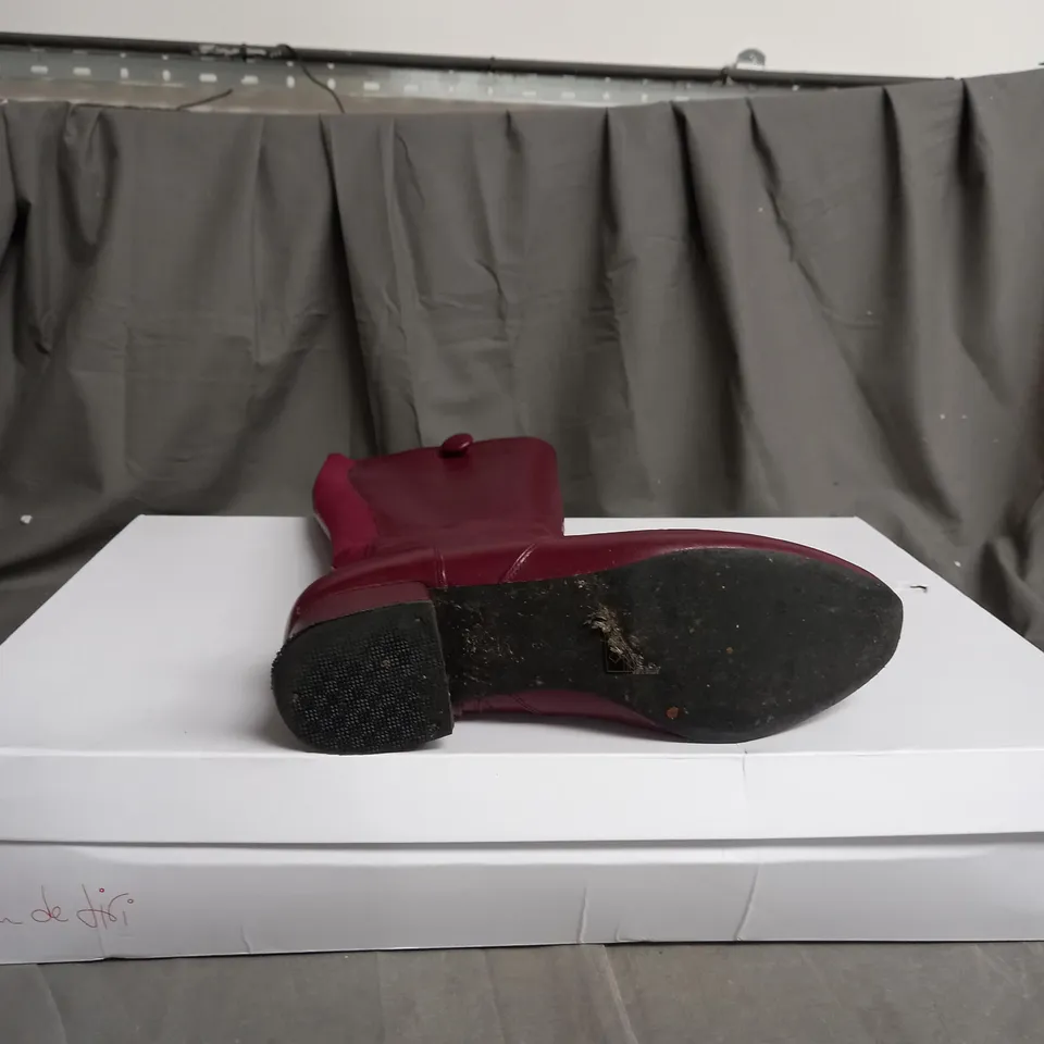 BOXED BDL KNEE HIGH BOOTS BURGUNDY SIZE 8