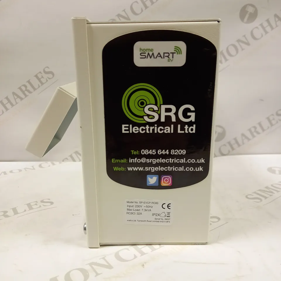 EASEE CHARGE EC001-BLACK ROBOT 1PH & 3PH UPTO 22KW