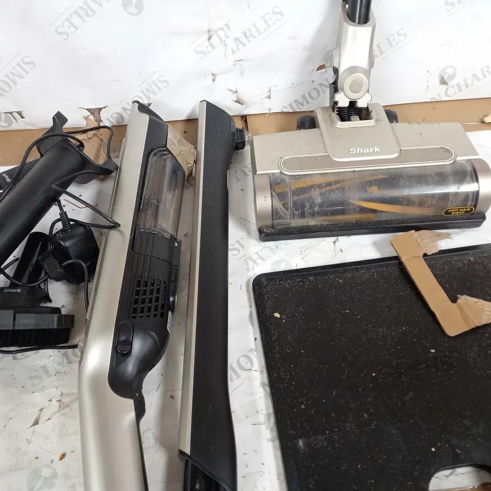 SHARK WANDVAC 2-IN-1 LIGHTWEIGHT CORDLESS HANDHELD VACUUM CLEANER WV361UK - GOLD