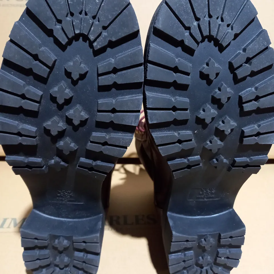 NEW LOOK LACE UP BOOTS - SIZE 7