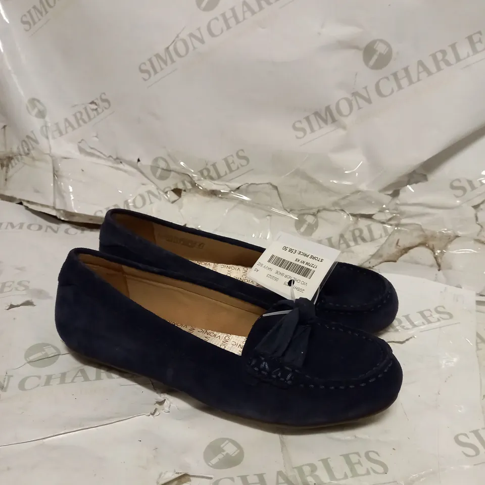 VIONIC BLUE SLIP ON SHOES SIZE 5 