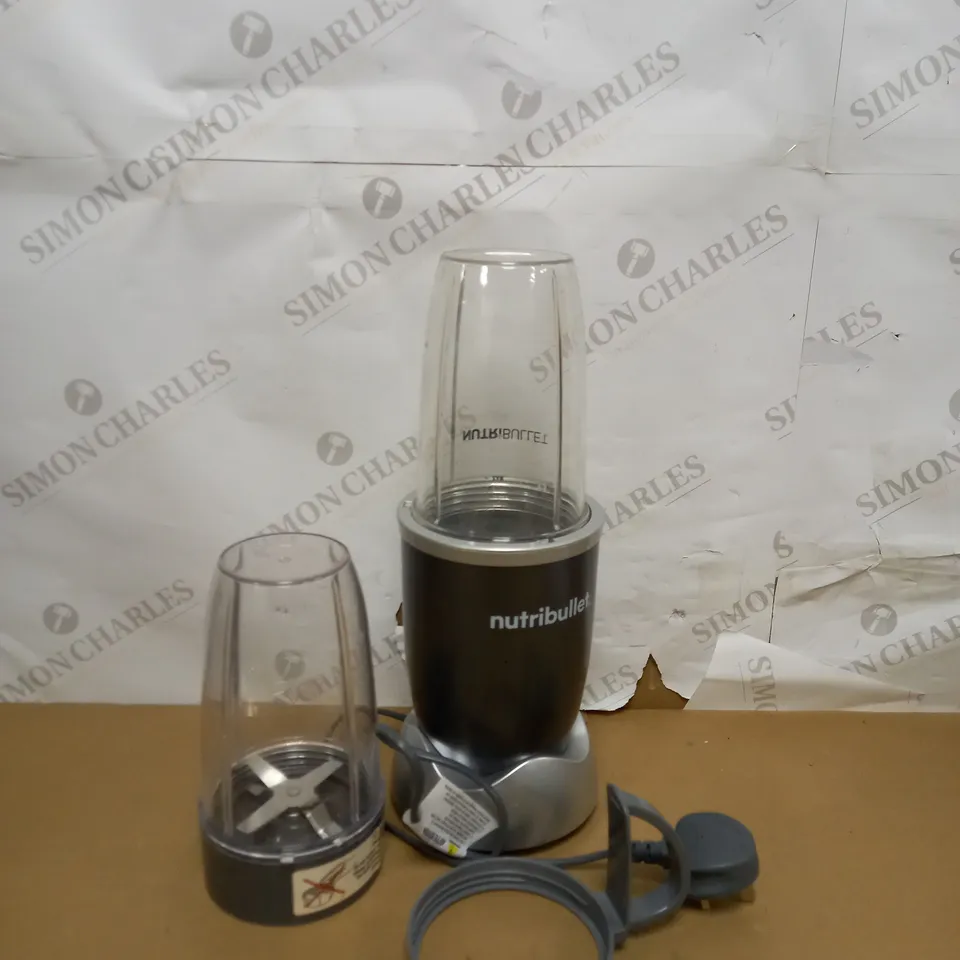 NUTRIBULLET 900W BLENDER CHAMPAGNE MULTI-FUNCTION SMOOTHIE MAKER
