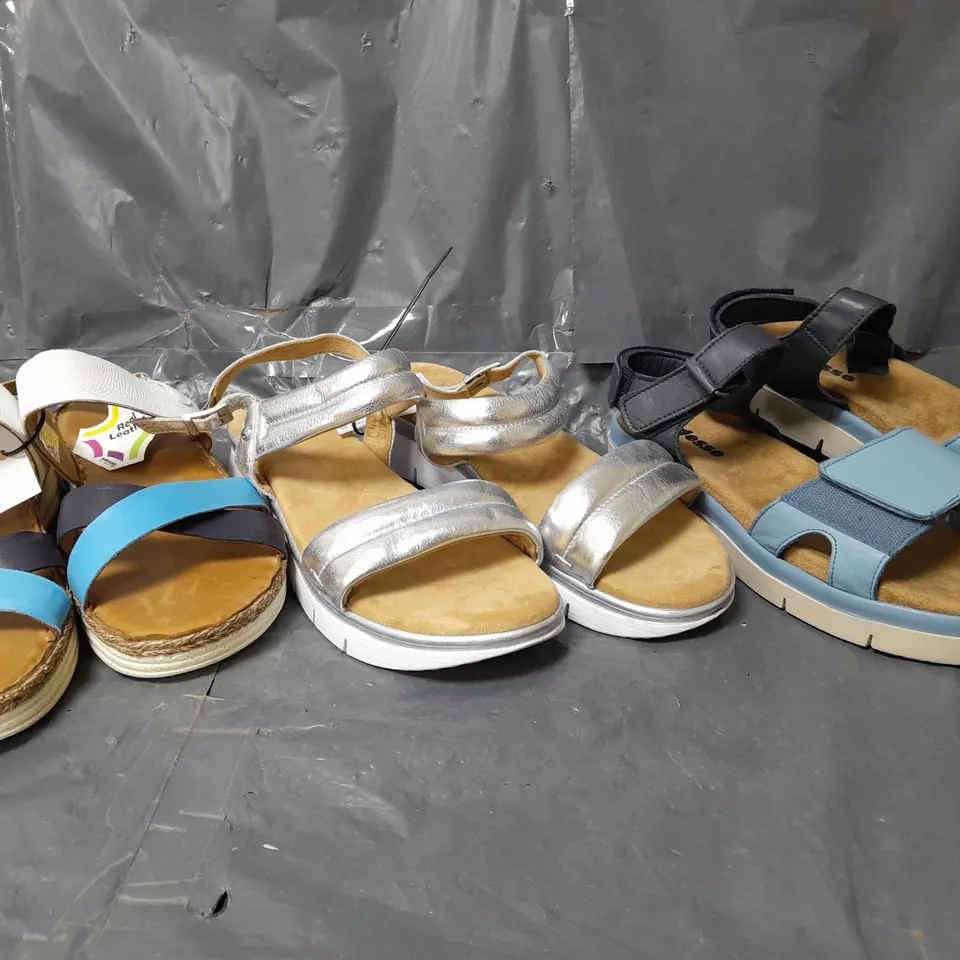 BOX OF APPROXIMATELY 10 ASSORTED ITEMS TO INCLUDE - ADESSO SANDALS , MODA SANDALS ETC