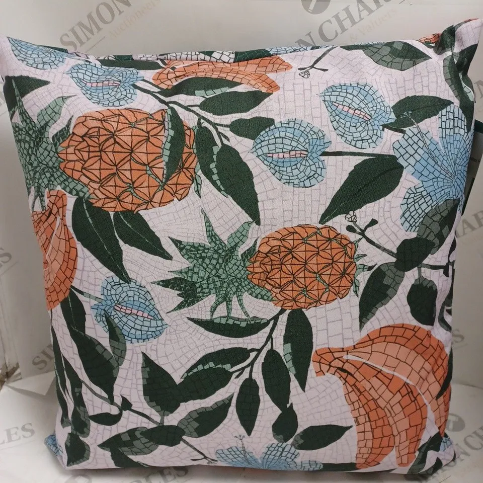 FURN WATER RESISTANT FLOWER PRINT PILLOW