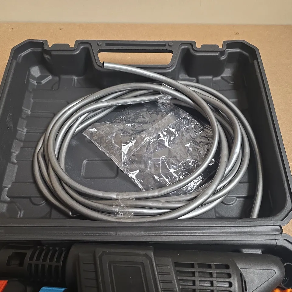 ELECTRIC CAR WAHING SPRAYER IN CARRY CASE WITH 2 BATTERIES
