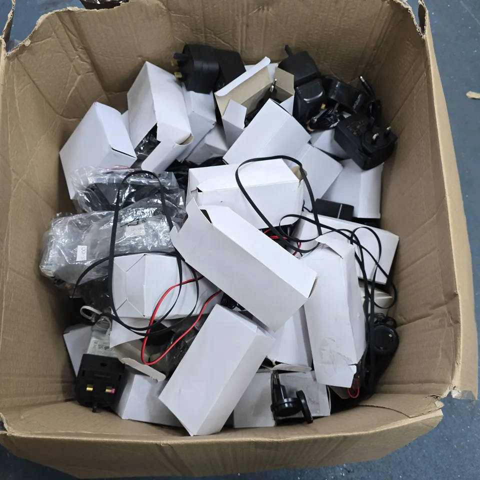LARGE QUANTITY OF ASSORTED POWER CABLES AND WIRES FOR LENCO TURNTABLES INCLUDES POWER SUPPLIES, SPEAKER WIRE AND DRIVE BELTS 