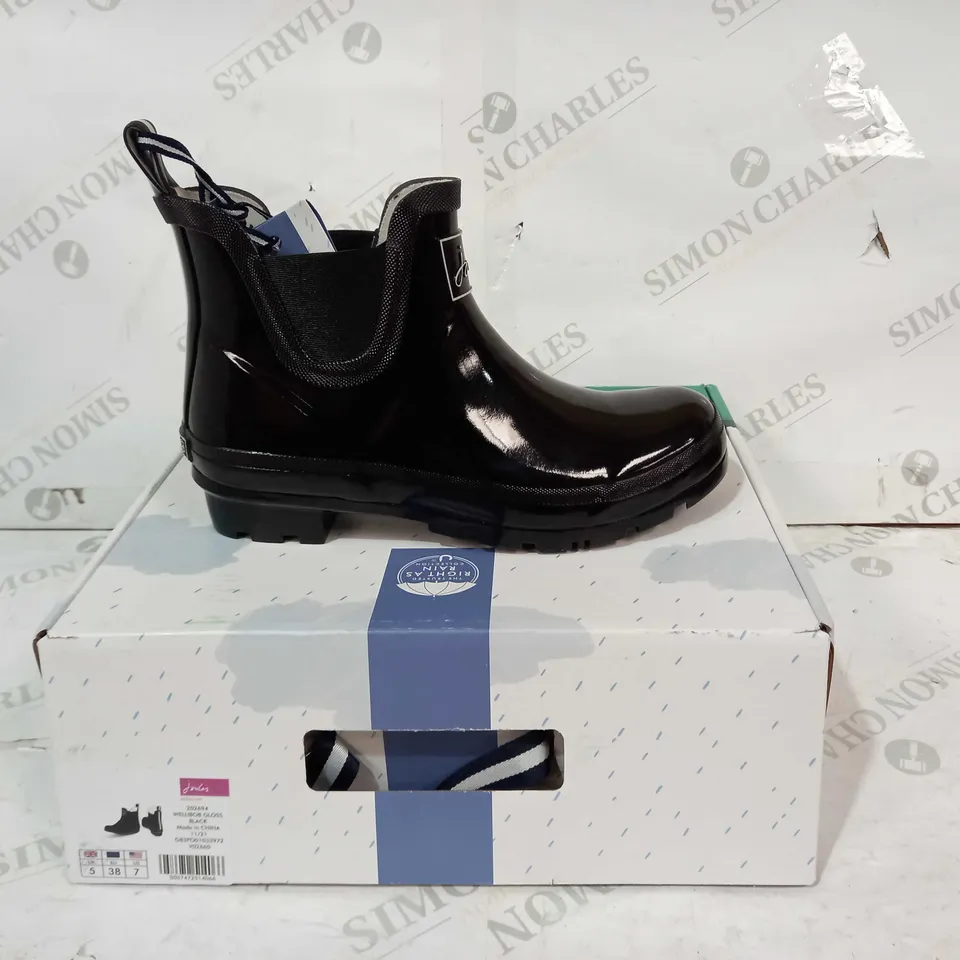 BOXED PAIR OF JOULES WELLIBOBS IN GLOSS BLACK UK SIZE 5