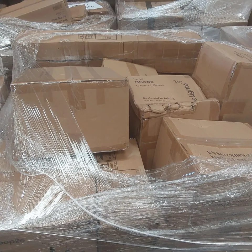 PALLET CONTAINING A VERY LARGE QUANTITY OF ASSORTED DESIGNER LIGHTING PRODUCTS