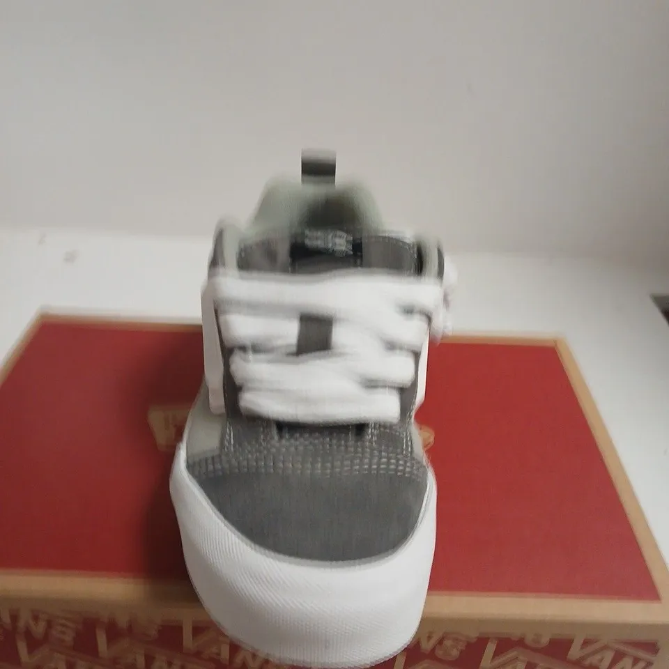 BOXED PAIR OF VANS KNU SKOOL SNEAKERS – GREY/WHITE, UK 4
