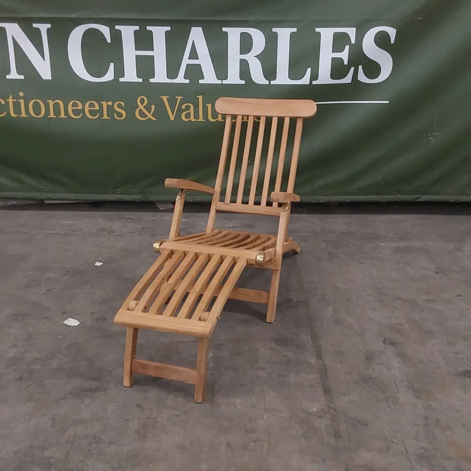 TODDINGTON TEAK STEAMER CHAIR