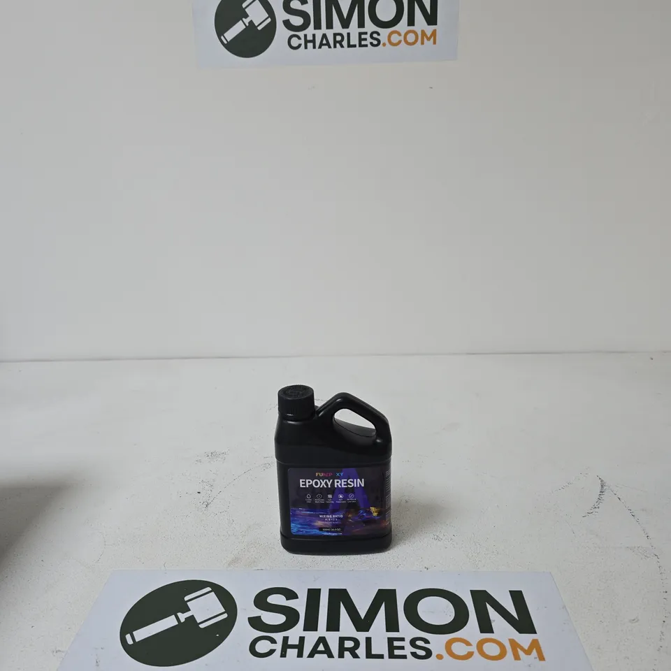 APPROXIMATELY 15 ASSORTED HOUSEHOLD LIQUIDS INCLUDING EPOXY RESIN AND LITTLEFAIRS WOOD STAIN