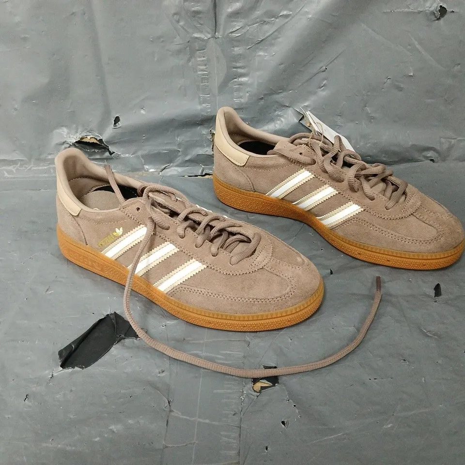 UNBOXED PAIR OF ADIDAS HANDBAL SPEZIAL BROWN UK 5 