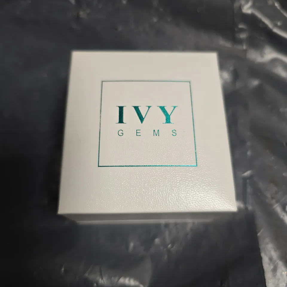 IVY GEMS DIAMOND RING WITH PAVÉ-SET BAND – BOXED
