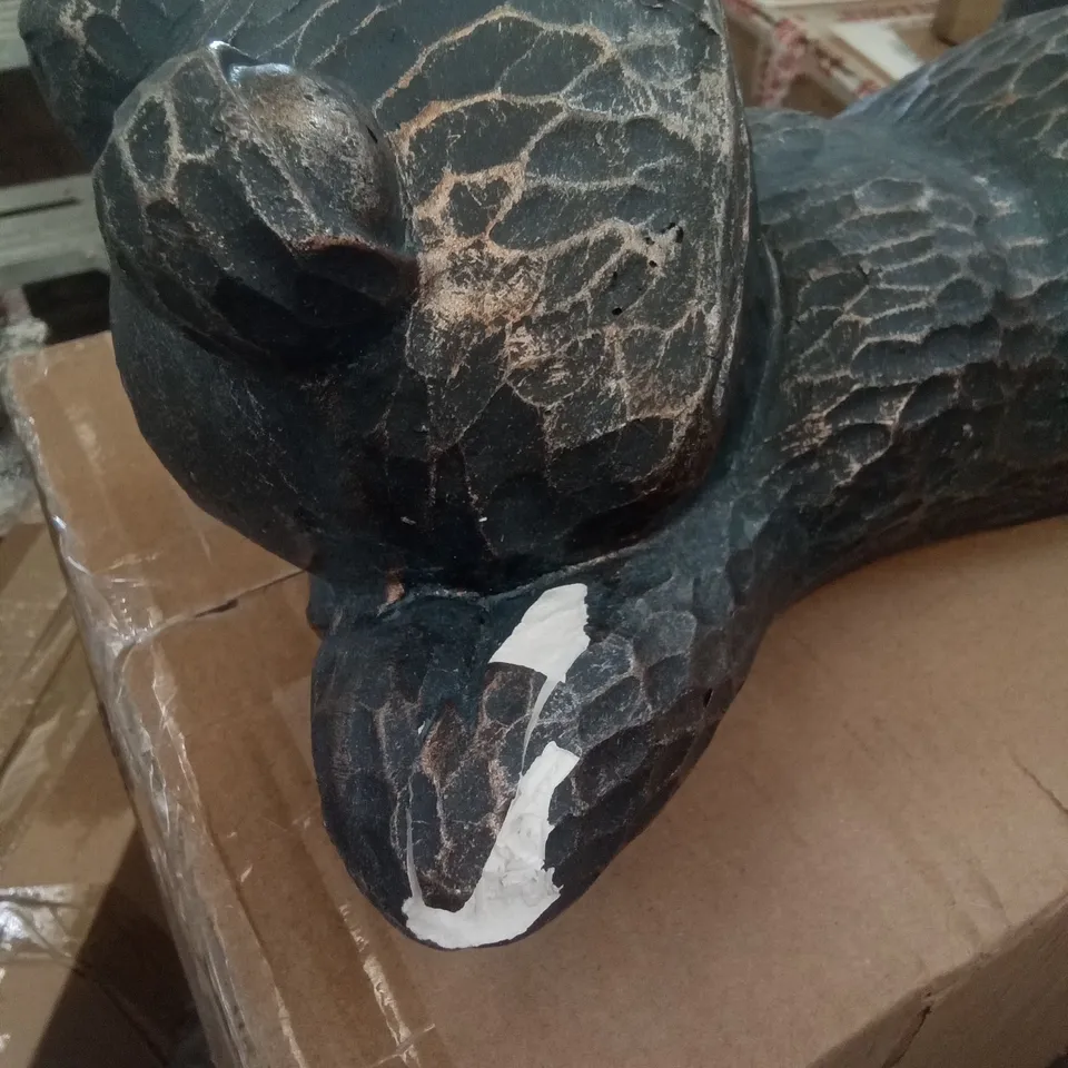 BOXED LONG LOUNGING GARDEN FROG 