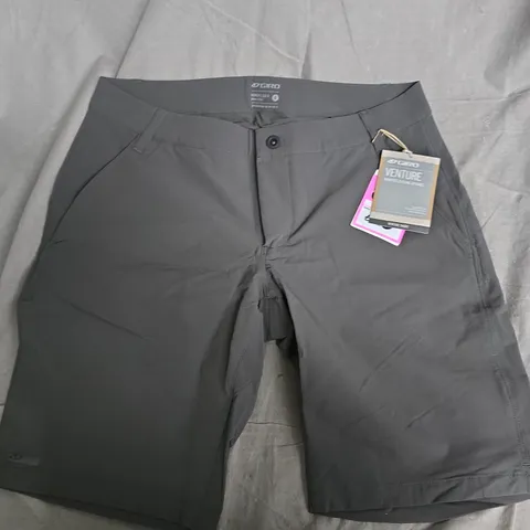 GIRO VENTURE II SHORTS IN CHARCOAL - XS