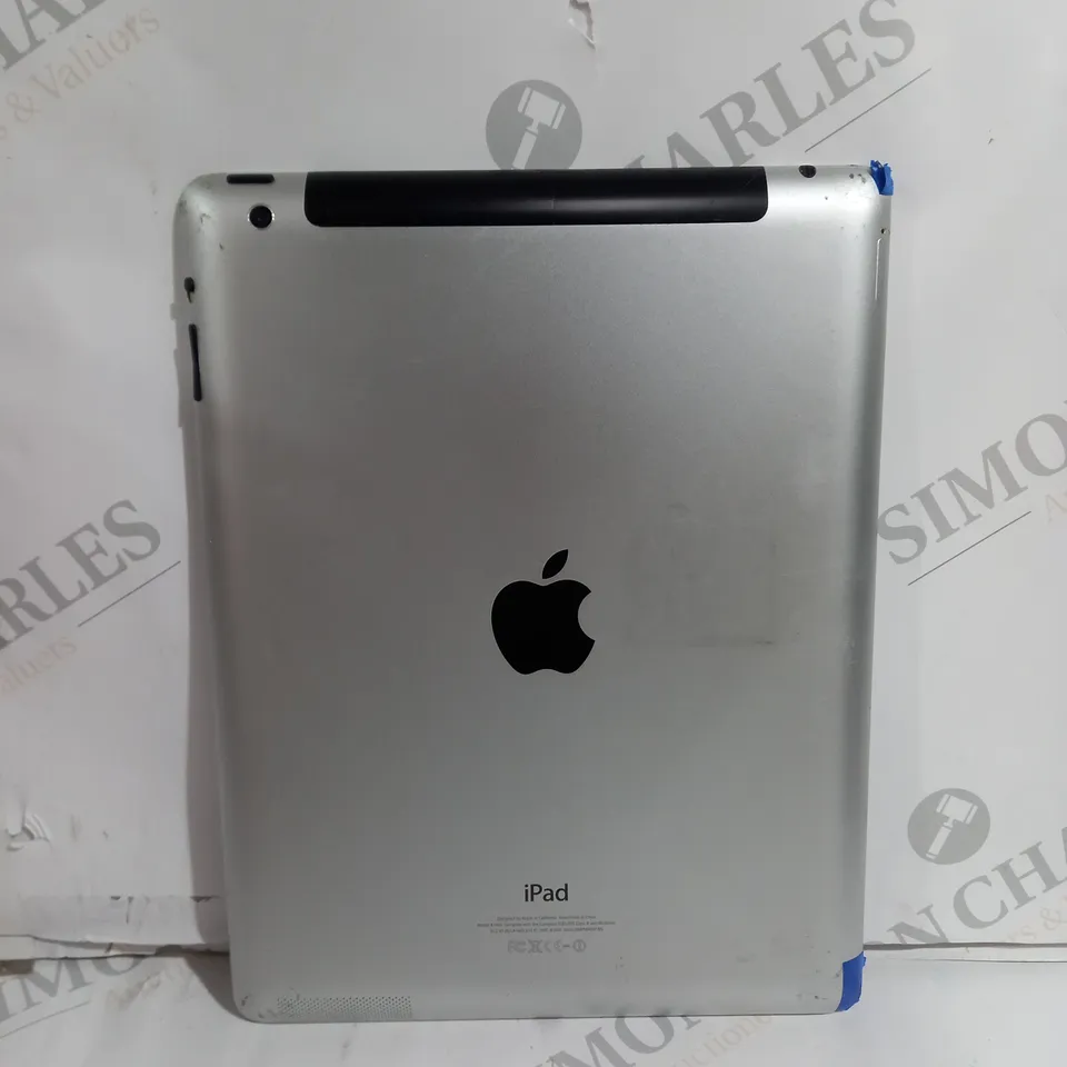 APPLE IPAD 4TH GENERATION IN SILVER 