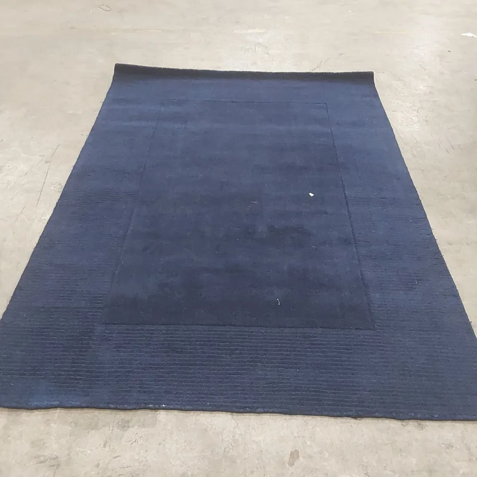 QUALITY DESIGNER AREA RUG - APPROXIMATELY 235 x 162cm