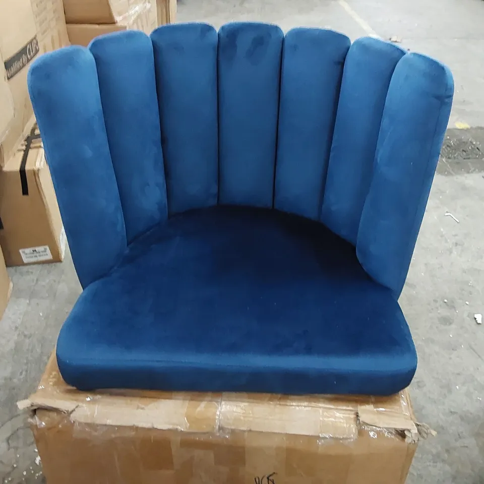 BOXED CLIPOP VELVET DINING CHAIRS SET OF 2 MODERN RECEPTION ARMCHAIR WITH ERGONOMIC BACKREST AND METAL LEGS (1 BOX)