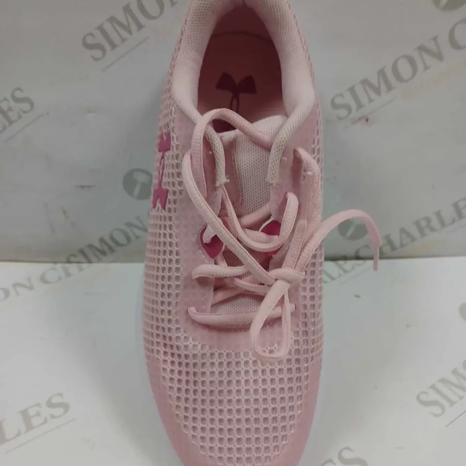 UNDER ARMOUR PAIR OF WOMEN'S RUNNING SHOES IN PINK // SIZE: UK 5
