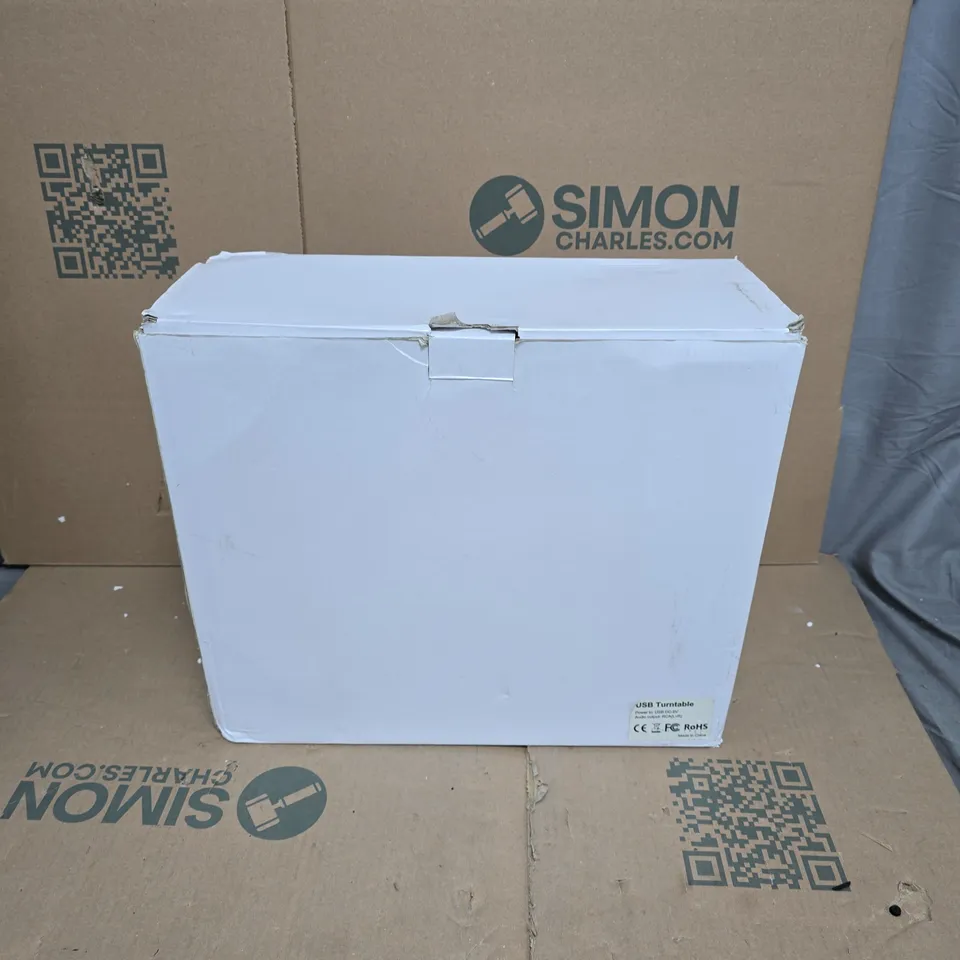 USB TURNTABLE WITH BUILT-IN SPEAKERS AND DUST COVER - BOXED 