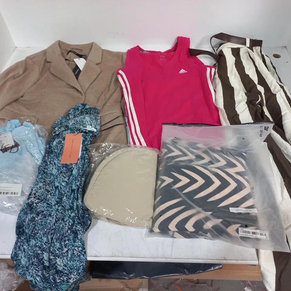 LARGE QUANTITY OF ASSORTED CLOTHING ITEMS TO INCLUDE NA-KD, ADIDAS AND VERA  MODA
