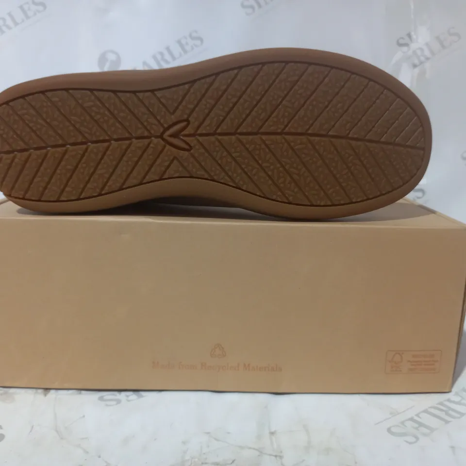 BOXED PAIR OF VIVAIA SHOES IN BEIGE EU SIZE 38