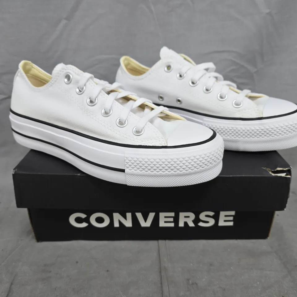 BOXED PAIR OF CONVERSE SHOES IN WHITE SIZE UK 5