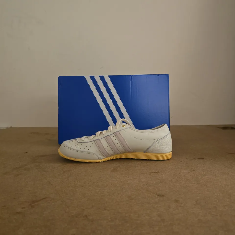 ADIDAS JAPAN WHITE LEATHER SNEAKERS – GUM SOLE UK 6