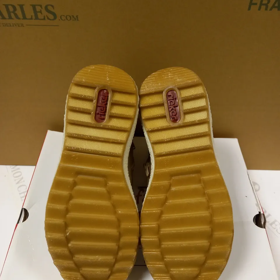 RIEKER WATER RESISTANT LACE UP BOOT SIZE 5