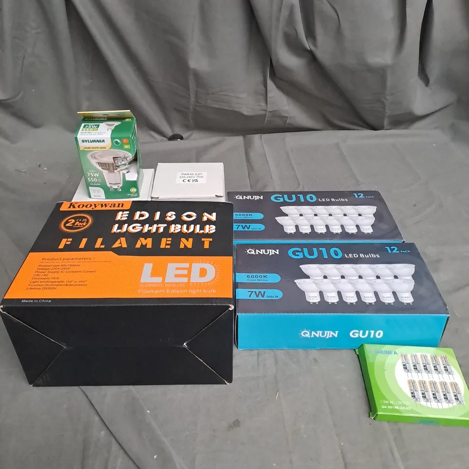 TOTE OF APPROX. 15 ASSORTED LIGHTBULBS